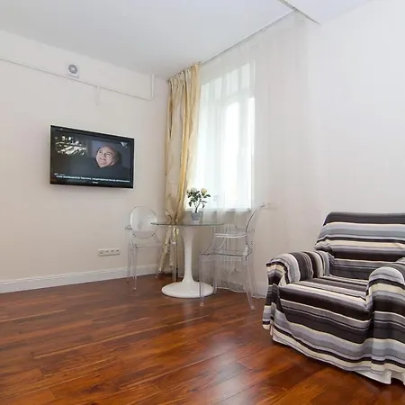 4 Apartment *