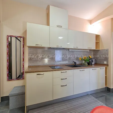 4 Apartment