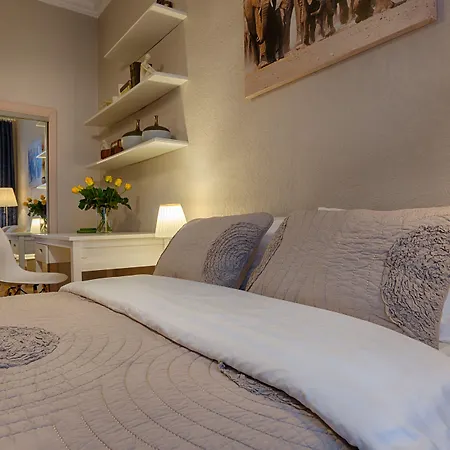 Apartment 4 *