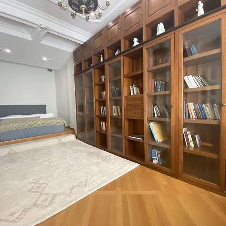 4 Apartment *